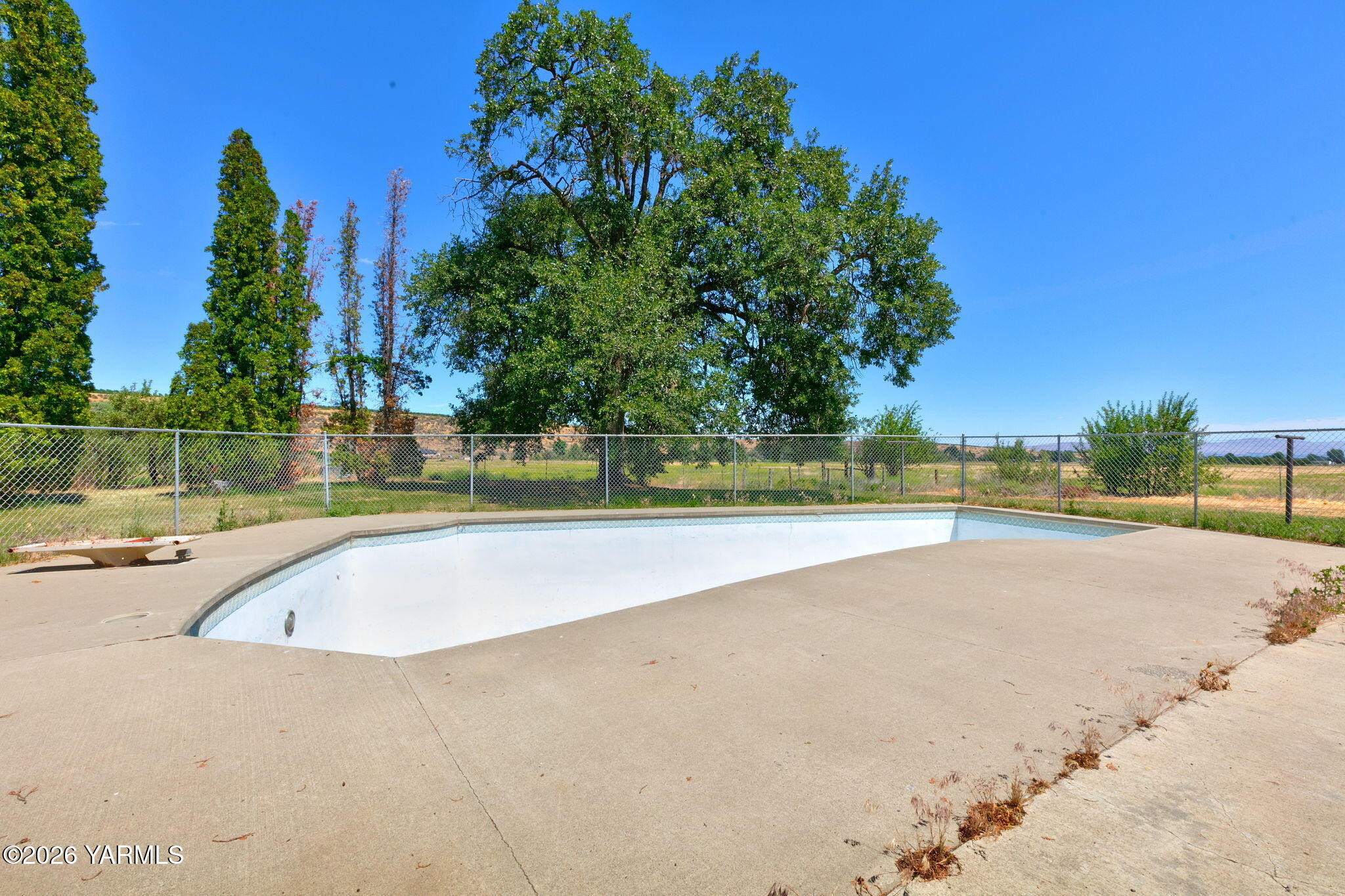 15791 Rutherford Road Yakima, WA 98903 - Photo 9 of 31 In Ground Pool