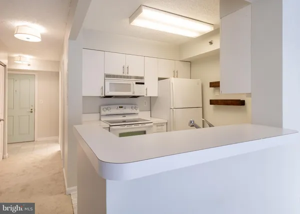 $2,000 | 601 Pennsylvania Avenue Northwest, Unit 201, Washington, DC 20004