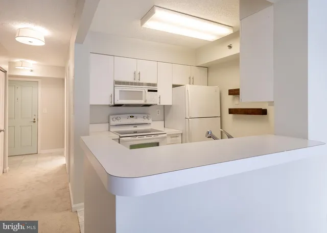 $2,000 | 601 Pennsylvania Avenue Northwest, Unit 201, Washington, DC 20004