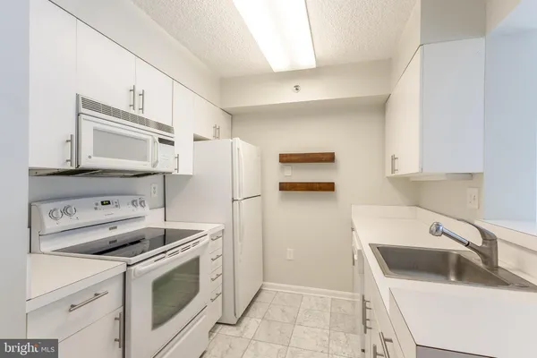 $2,000 | 601 Pennsylvania Avenue Northwest, Unit 201, Washington, DC 20004