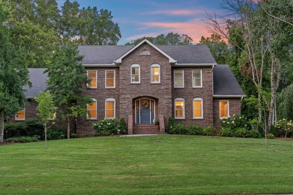 $739,900 | 124 Laural Hill Drive, Smyrna, TN 37167