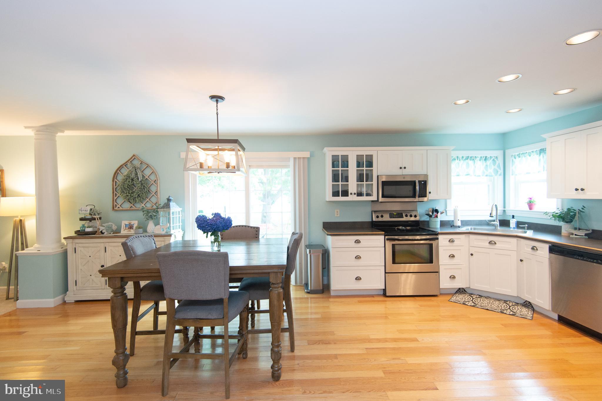 10 Shawnee Road Cambridge, MD 21613 - Photo 3 of 72 Gather 'round and lend a hand for meal preparation