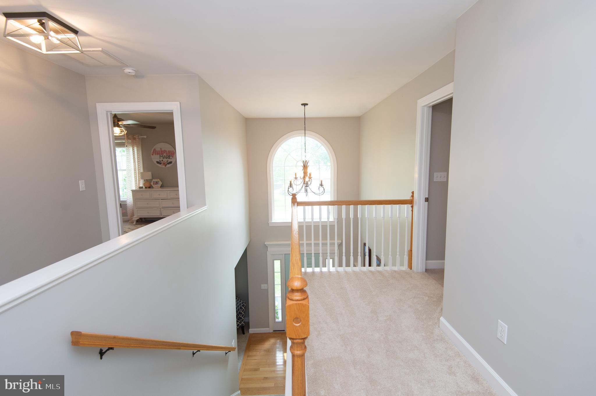 10 Shawnee Road Cambridge, MD 21613 - Photo 33 of 72 2nd floor landing