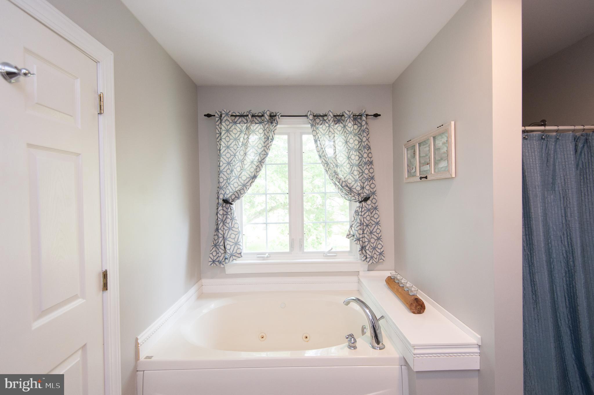10 Shawnee Road Cambridge, MD 21613 - Photo 43 of 72 Relax in your jetted whirlpool soaking tub..Ahhh!