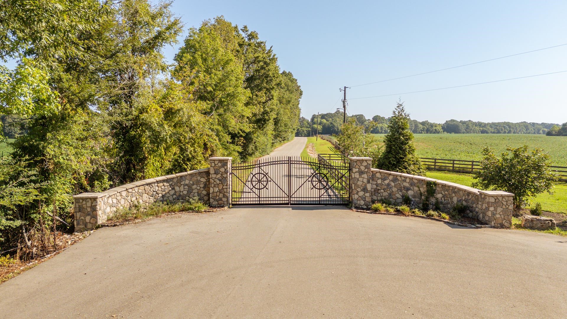 6235 Cravens Road Savannah, TN 38372 - Photo 2 of 11 Gate with a view of rural / pastoral area