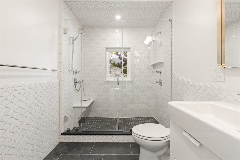 316 Russett Road Chestnut Hill, MA 02467 - Photo 23 of 38