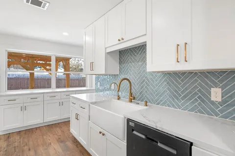 $525,000 | 915 Waterview Circle, Richardson, TX 75080