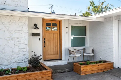 $525,000 | 915 Waterview Circle, Richardson, TX 75080