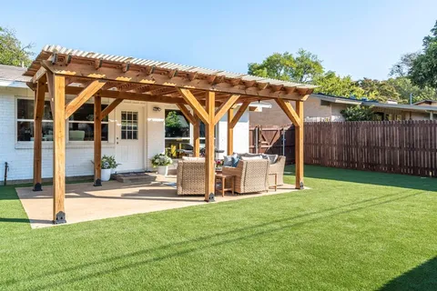 $525,000 | 915 Waterview Circle, Richardson, TX 75080