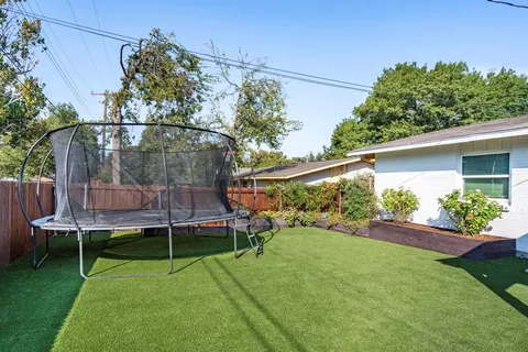 $525,000 | 915 Waterview Circle, Richardson, TX 75080