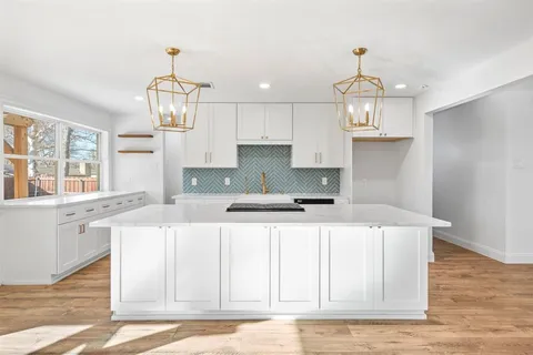 $525,000 | 915 Waterview Circle, Richardson, TX 75080