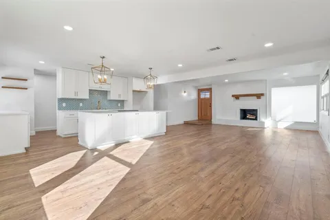 $525,000 | 915 Waterview Circle, Richardson, TX 75080