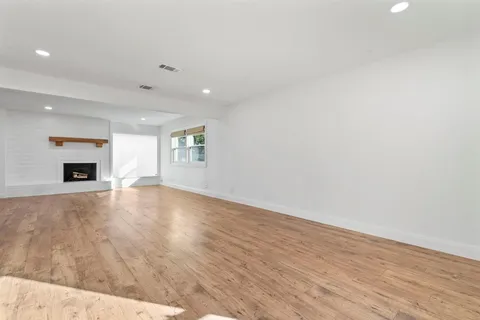 $525,000 | 915 Waterview Circle, Richardson, TX 75080