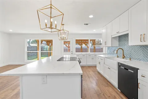 $525,000 | 915 Waterview Circle, Richardson, TX 75080