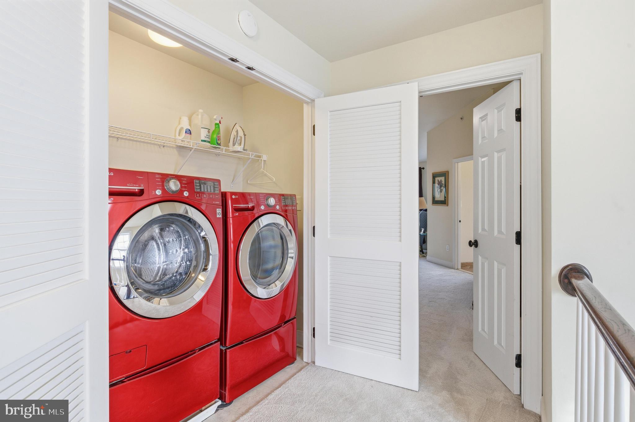 309 Corvus Circle Springfield, PA 19064 - Photo 19 of 34 a utility room with dryer and washer