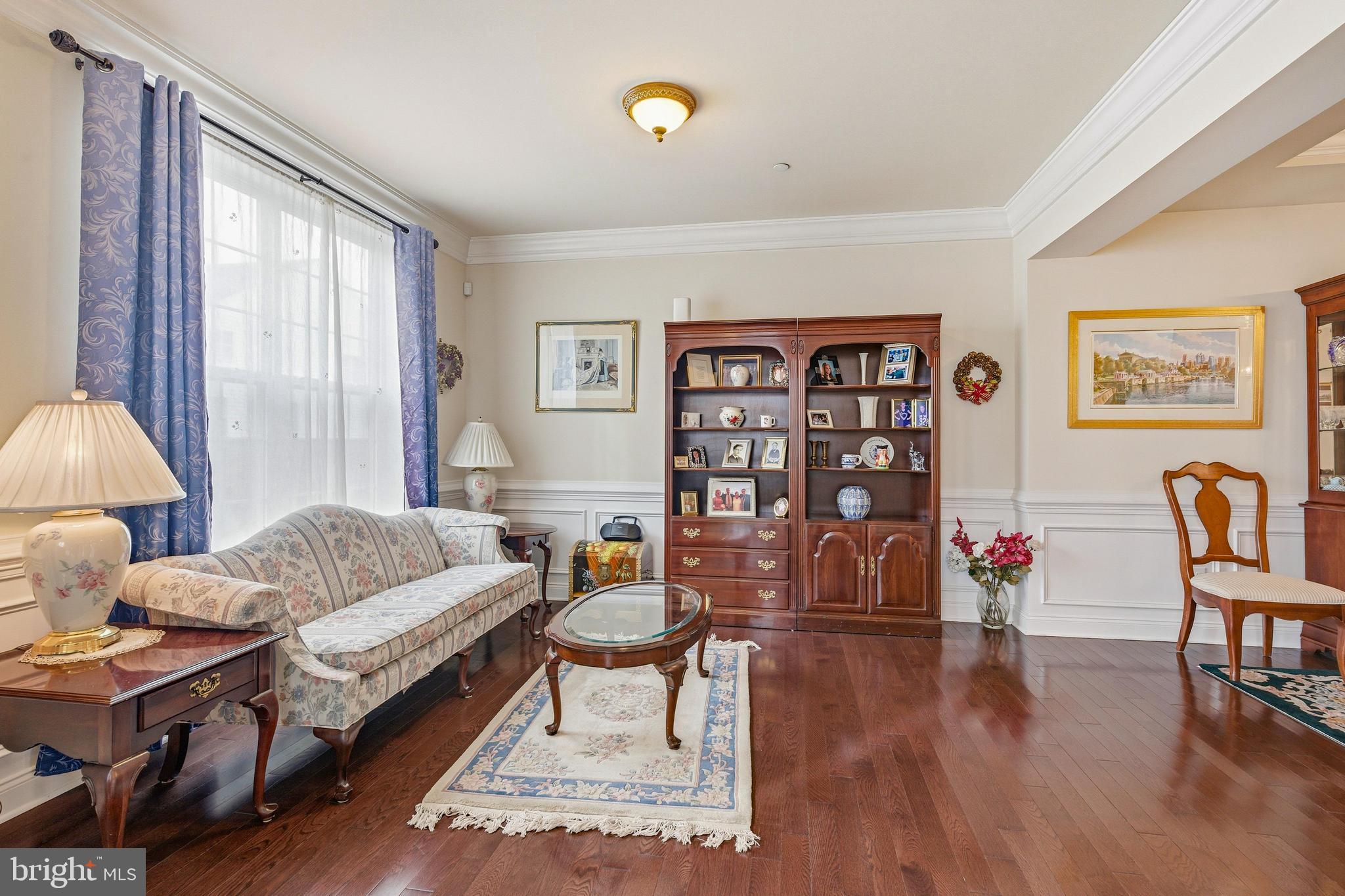 309 Corvus Circle Springfield, PA 19064 - Photo 5 of 34 a living room with furniture and wooden floor