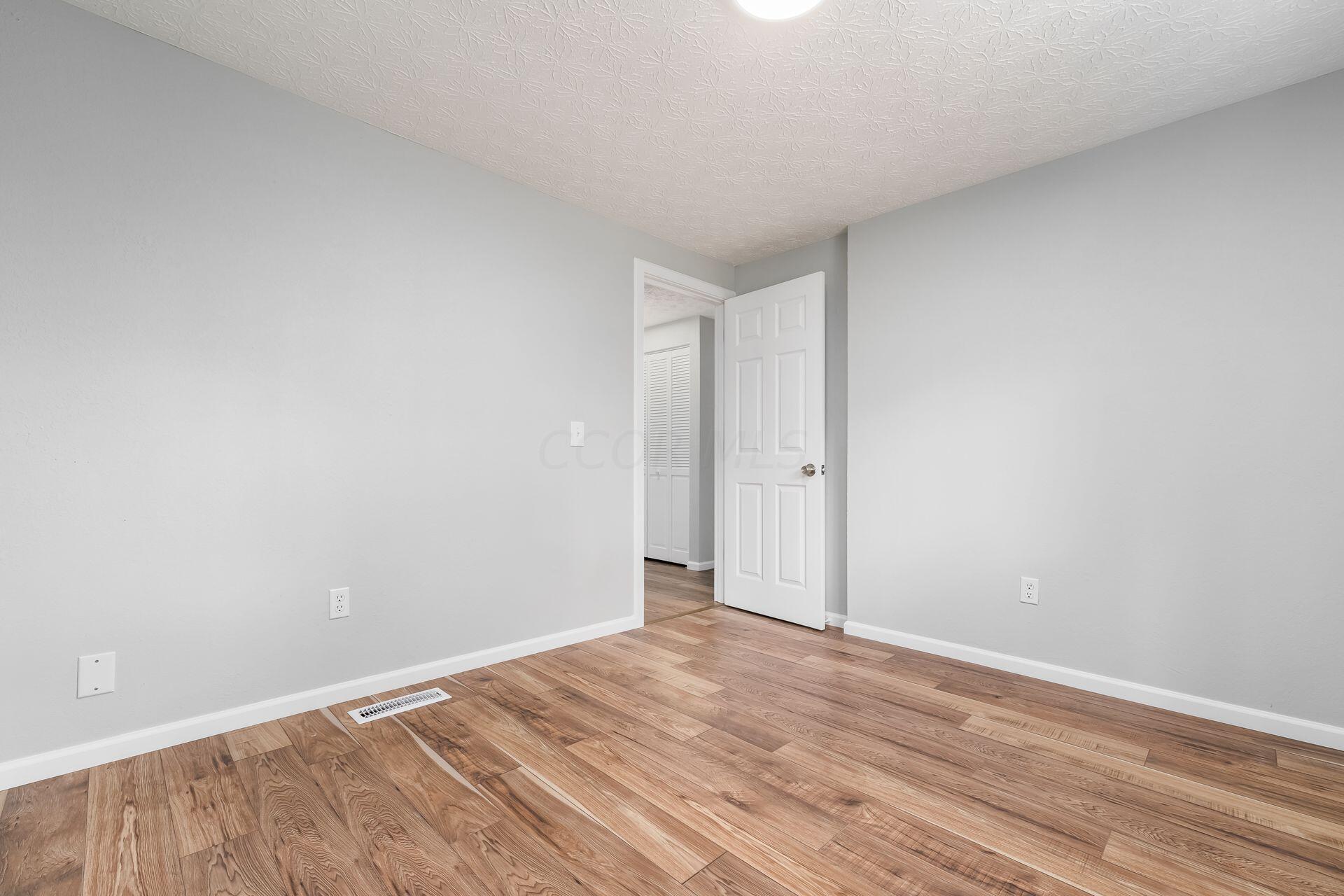 3472 Oakcrest Road Columbus, OH 43232 - Photo 21 of 38 028_ - 3472 Oakcrest Rd - 058