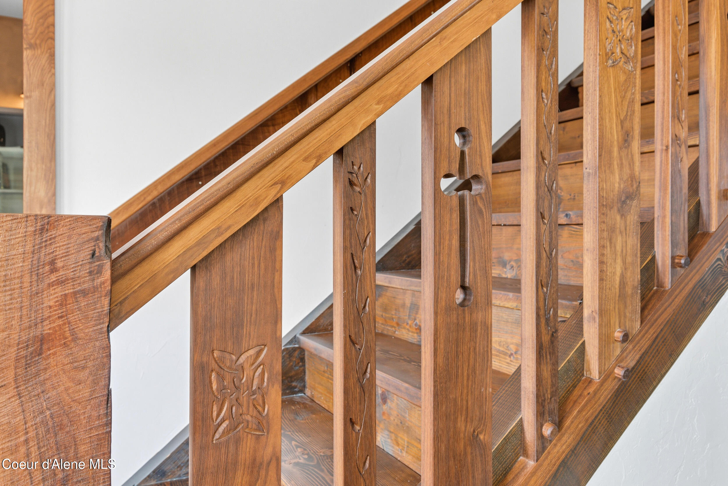76 Caseys Lane Sandpoint, ID 83864 - Photo 37 of 67 handrail