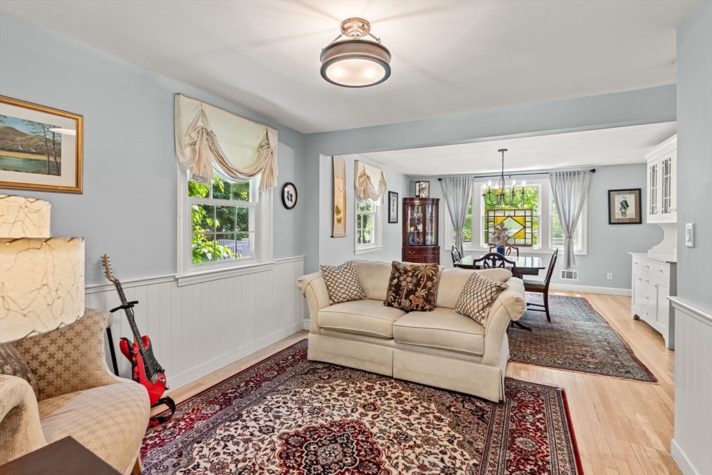 84 Pleasant Street Wenham, MA 01984 - Photo 12 of 38