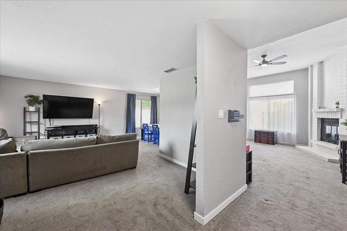 1221 Rudger Way Sacramento, CA 95833 - Photo 7 of 54