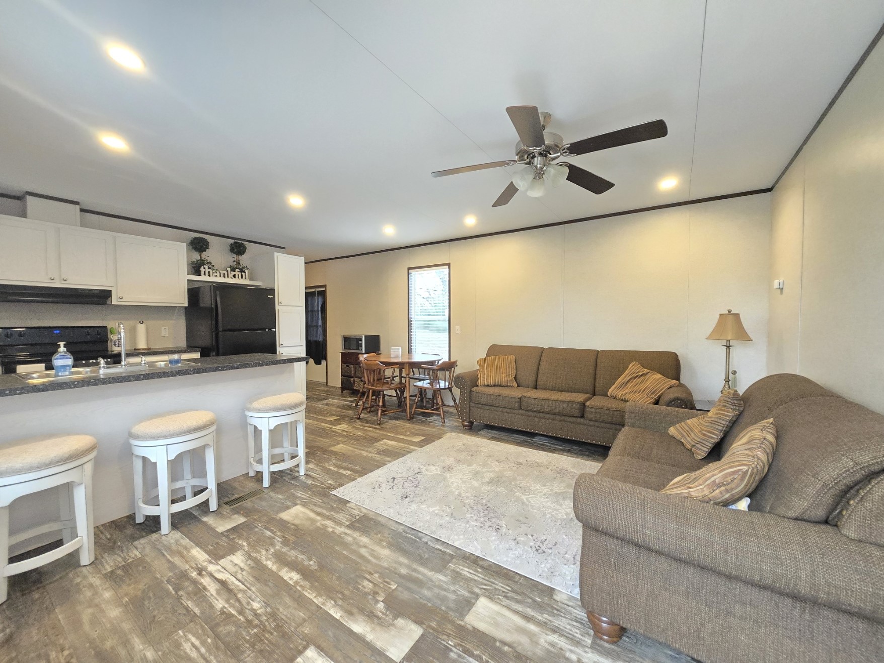 221 Old Waelder Road Flatonia, TX 78941 - Photo 21 of 27 Living / Kitchen