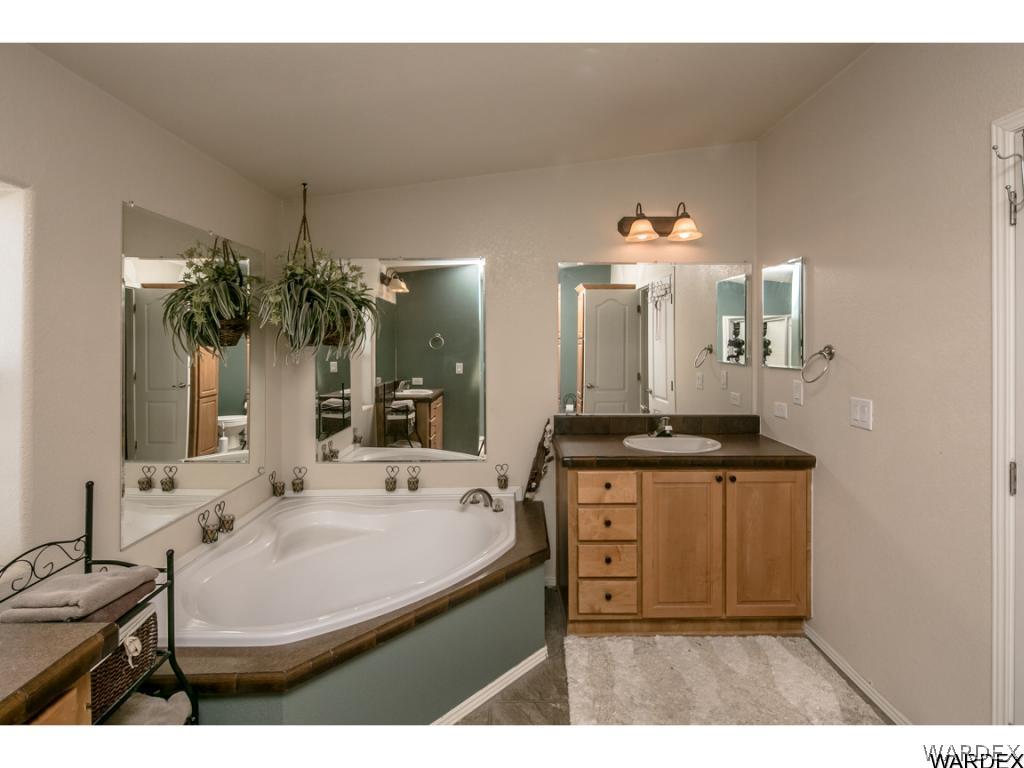1306 South Concho Road Golden Valley, AZ 86413 - Photo 8 of 35 Gallery Image 8
