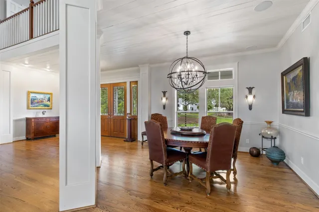 a view of entryway livingroom and hall