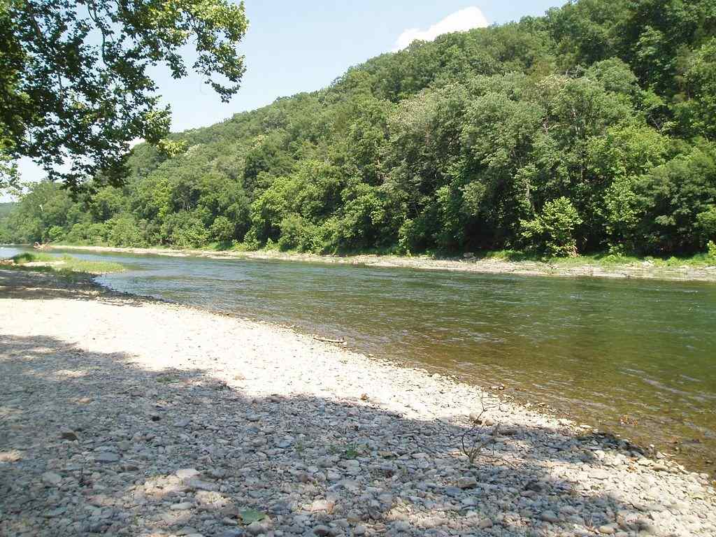 5804 Page Valley Road Luray, VA 22835 - Photo 2 of 2 a view of an ocean and beach