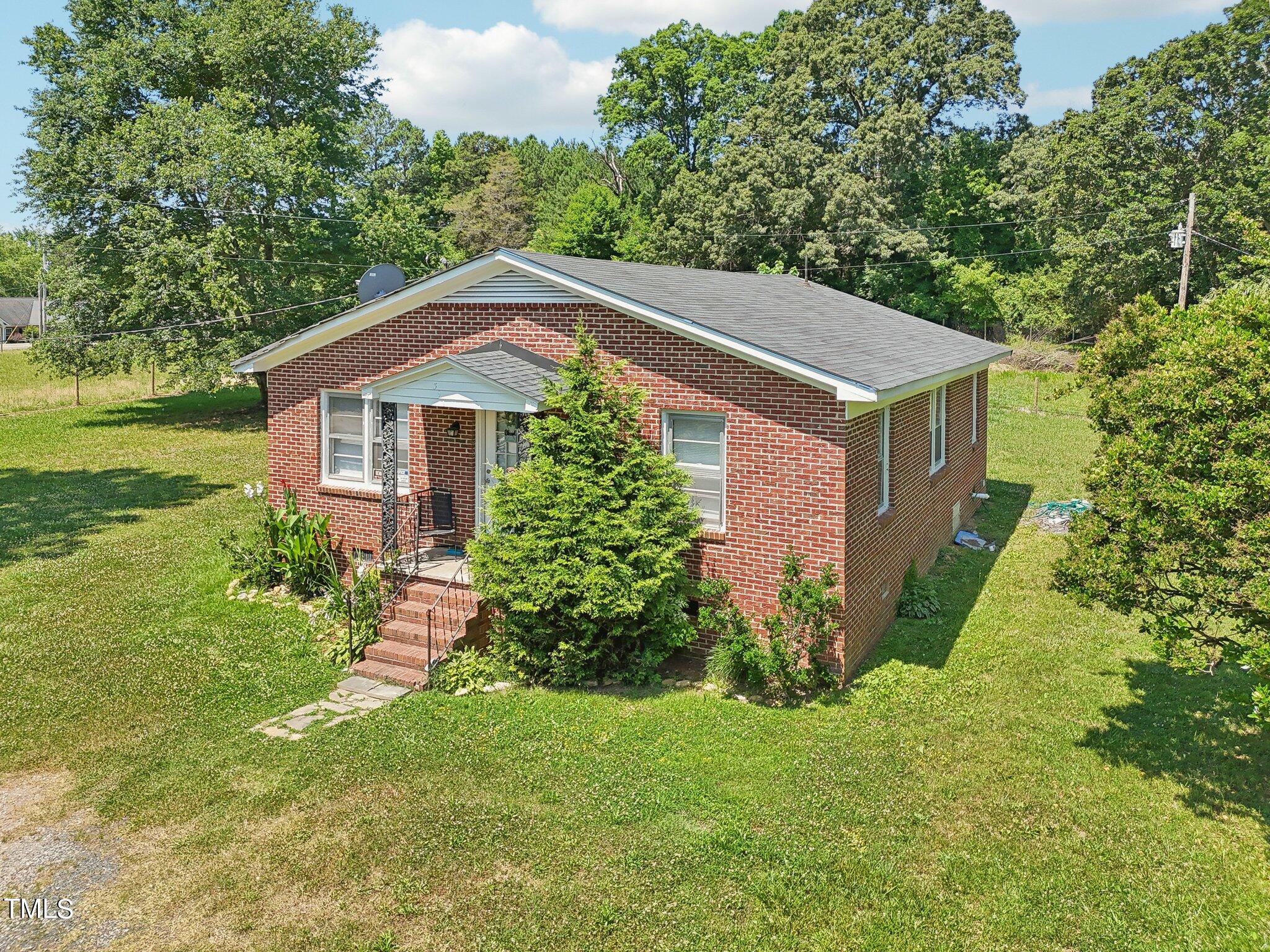 425 Kittrell Road Kittrell, NC 27544 - Photo 5 of 69 House 391