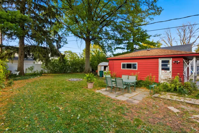 $375,000 | 510 South Chase Avenue, Lombard, IL 60148