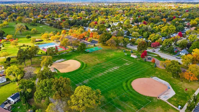 $375,000 | 510 South Chase Avenue, Lombard, IL 60148