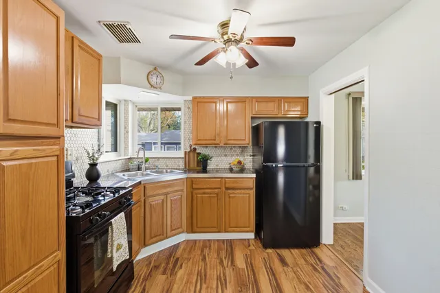 $375,000 | 510 South Chase Avenue, Lombard, IL 60148