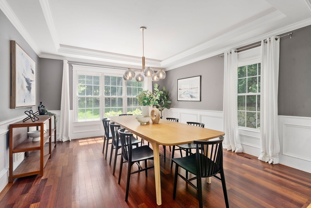 19 Dunedin Road Wellesley, MA 02481 - Photo 9 of 38