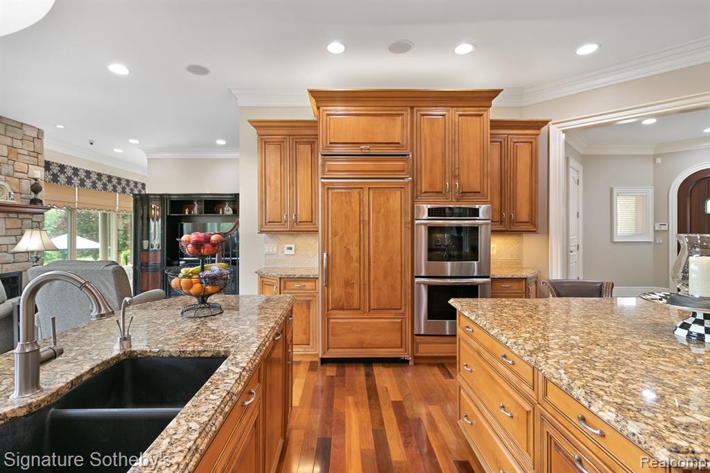 4649 Theheights Boulevard Rochester, MI 48306 - Photo 9 of 53 Gallery Image 9