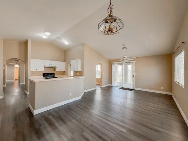 $2,395 | 5678 North 78th Avenue, Glendale, AZ 85303