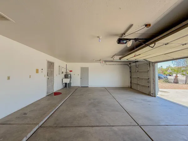 $2,395 | 5678 North 78th Avenue, Glendale, AZ 85303