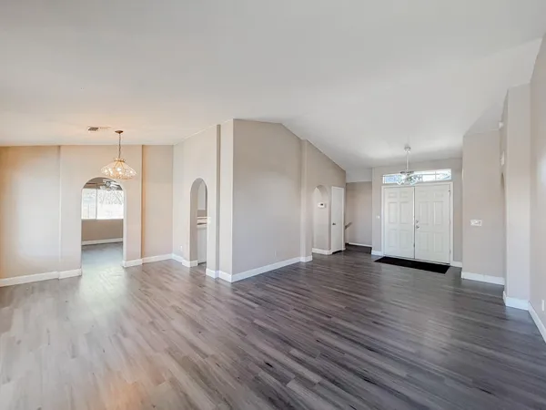 $2,395 | 5678 North 78th Avenue, Glendale, AZ 85303