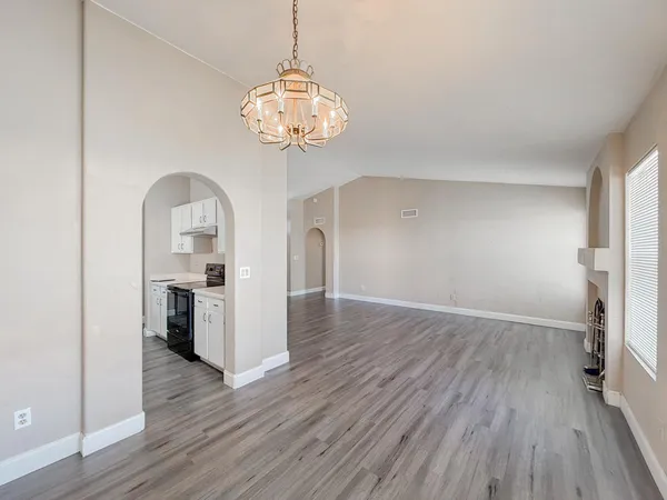 $2,395 | 5678 North 78th Avenue, Glendale, AZ 85303