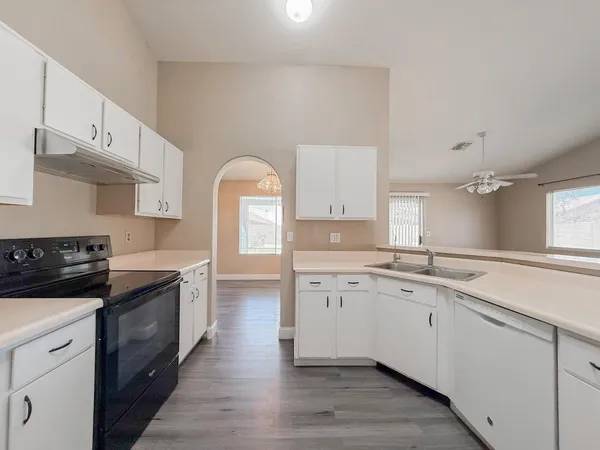 $2,395 | 5678 North 78th Avenue, Glendale, AZ 85303