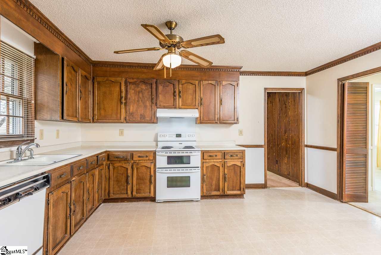 2083 Gap Creek Road Greer, SC 29651 - Photo 5 of 16 Gallery Image 5