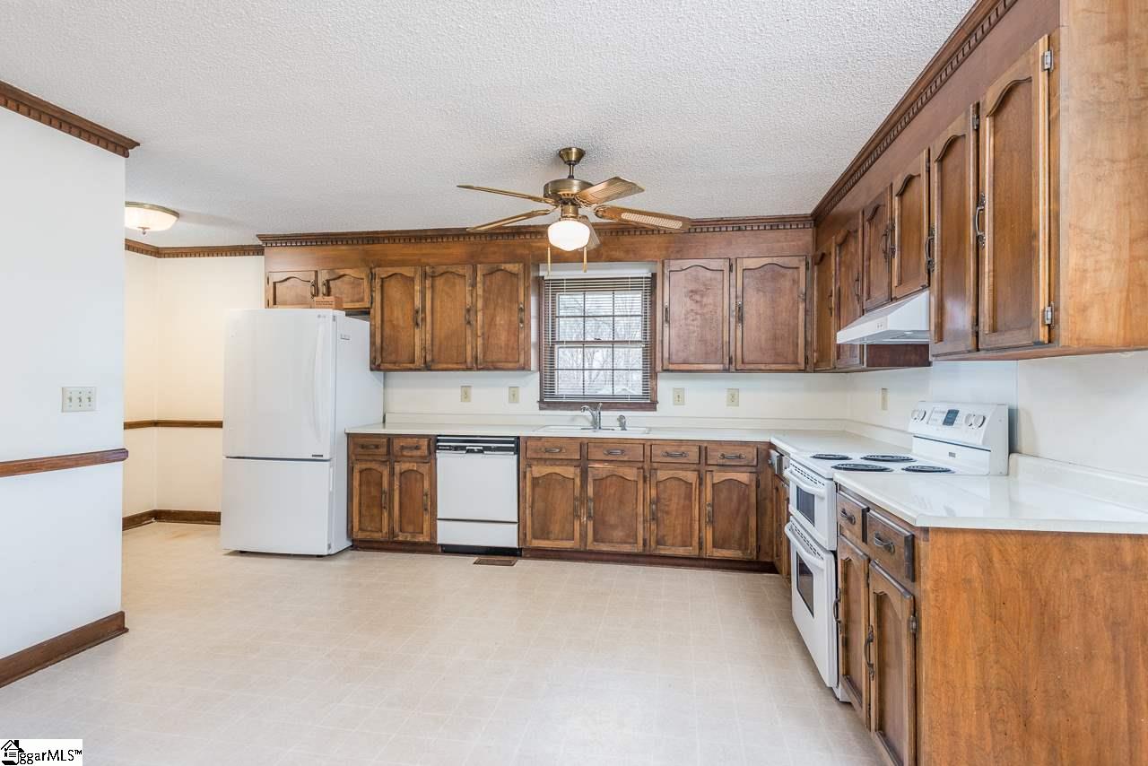 2083 Gap Creek Road Greer, SC 29651 - Photo 6 of 16 Gallery Image 6