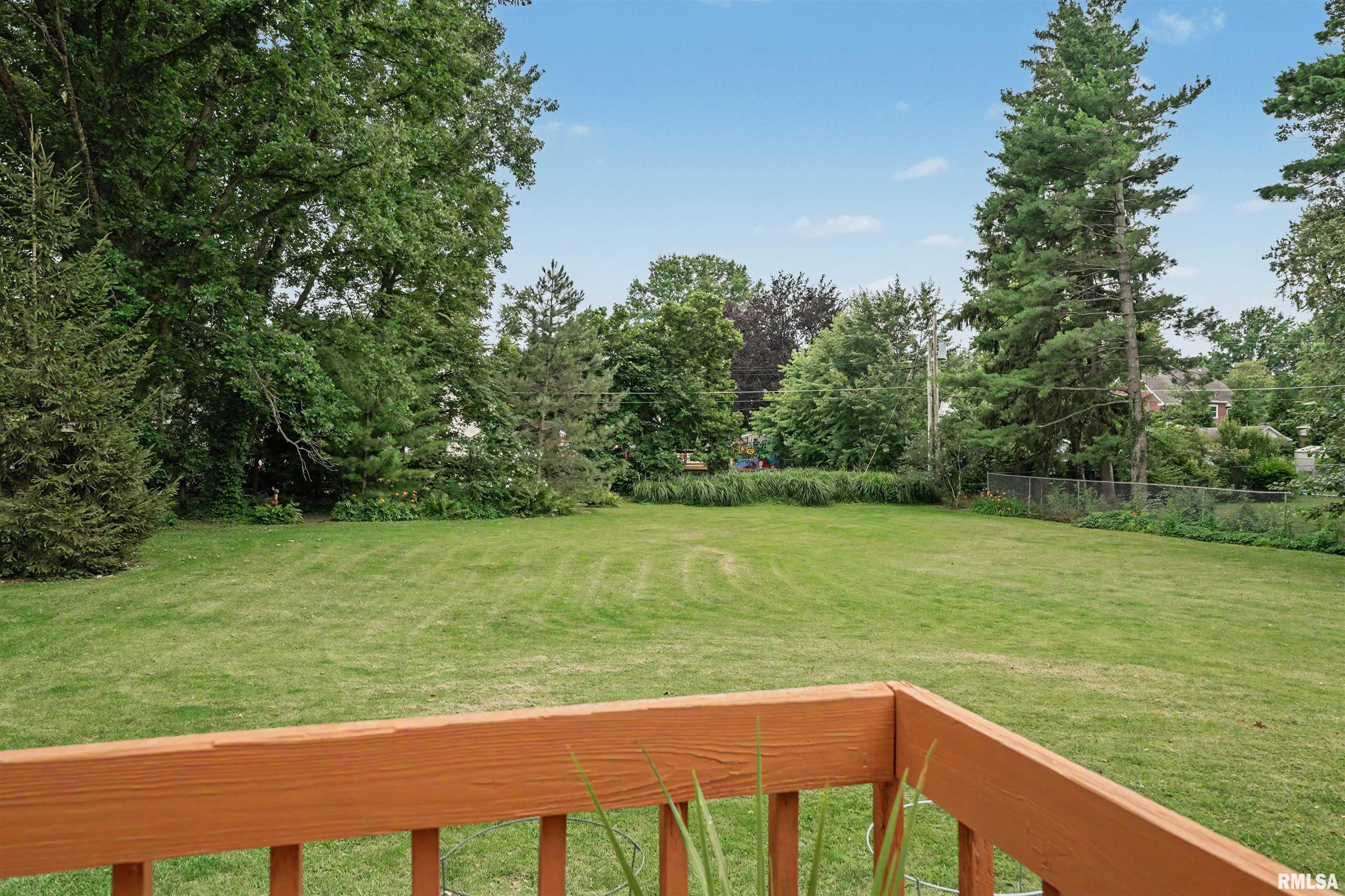 213 Woodlawn Road Lincoln, IL 62656 - Photo 30 of 36