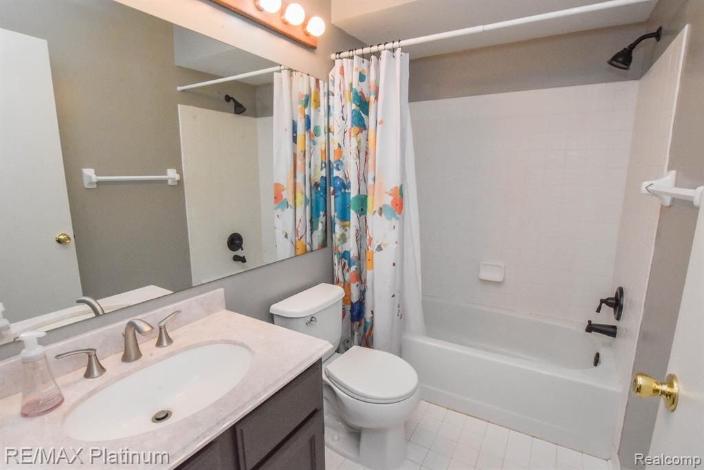 900 Ridge Court Brighton, MI 48116 - Photo 26 of 40