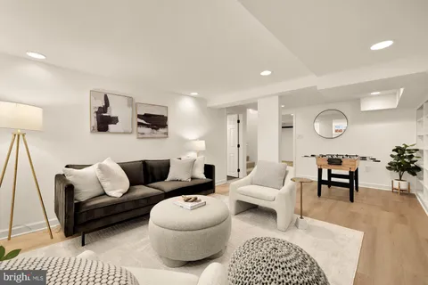 $2,000,000 | 7104 Beechwood Drive, Chevy Chase, MD 20815