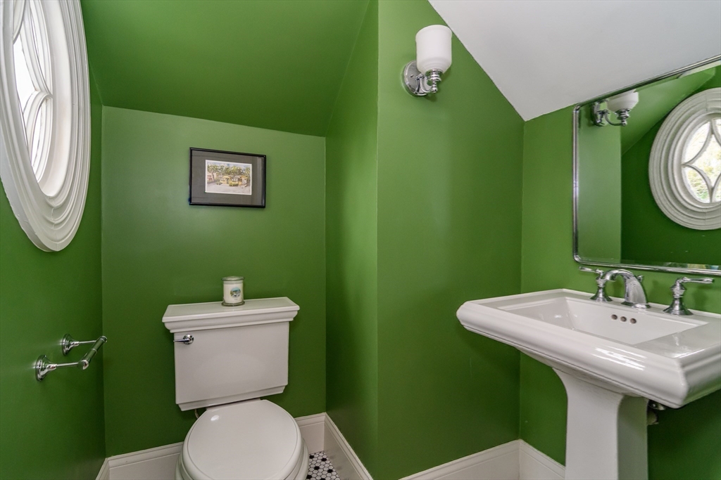 17 Grove Street Natick, MA 01760 - Photo 11 of 31