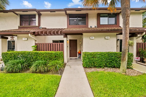 $329,000 | 4352 Carambola Circle North, Coconut Creek, FL 33066