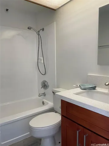 $2,800 | 2724 Kahoaloha Lane, Unit 1801, Honolulu, HI 96826