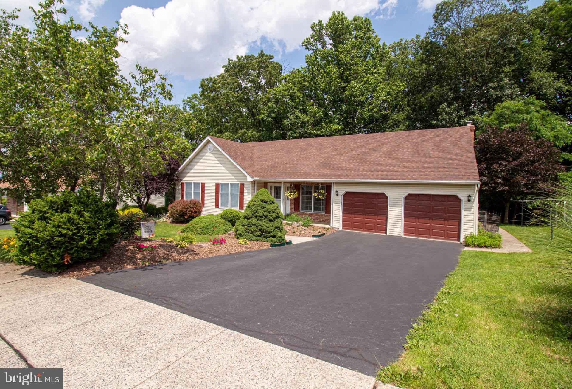2707 Beacon Drive Sinking Spring, PA 19608 - Photo 2 of 35
