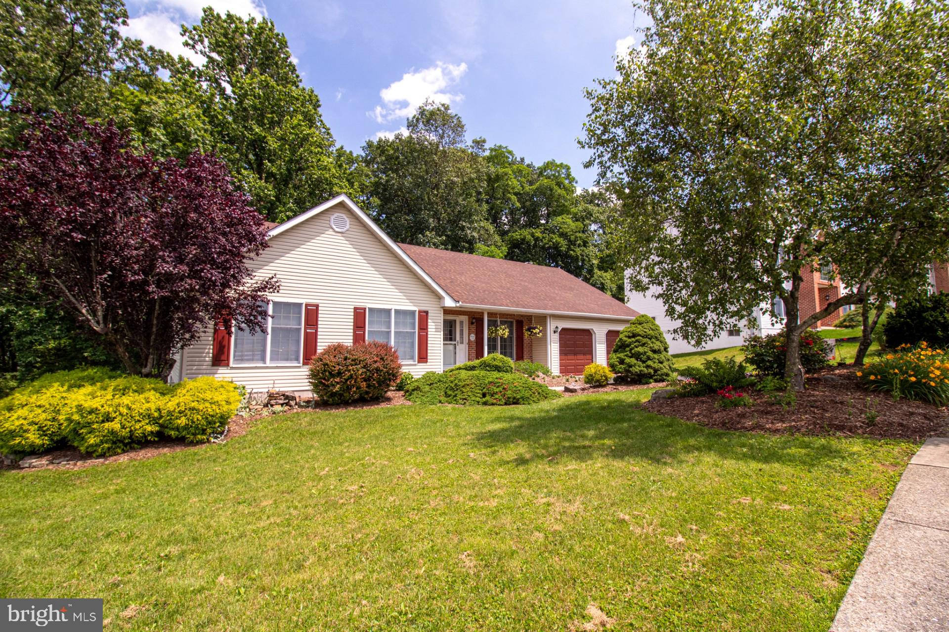 2707 Beacon Drive Sinking Spring, PA 19608 - Photo 3 of 35