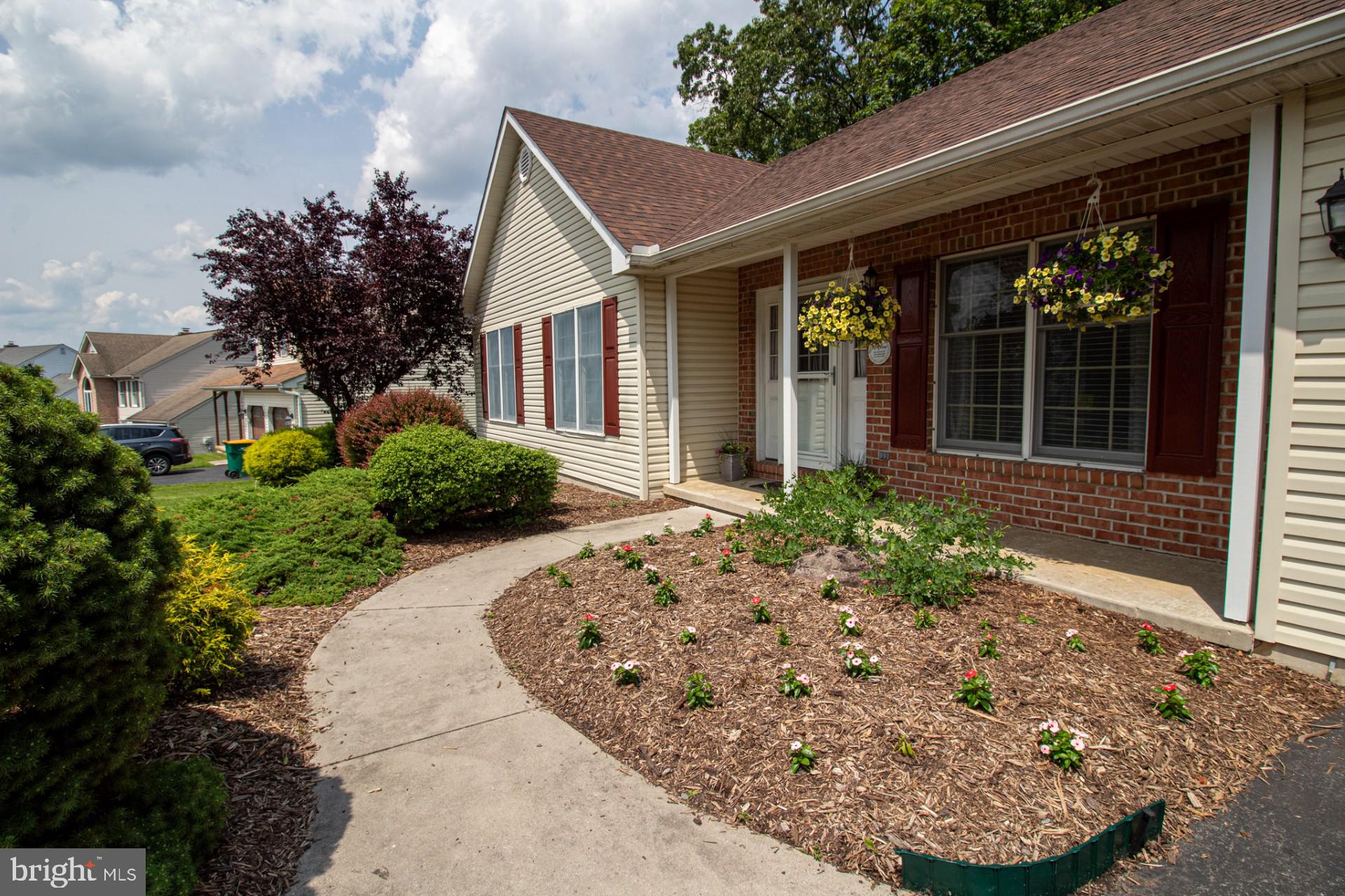 2707 Beacon Drive Sinking Spring, PA 19608 - Photo 4 of 35